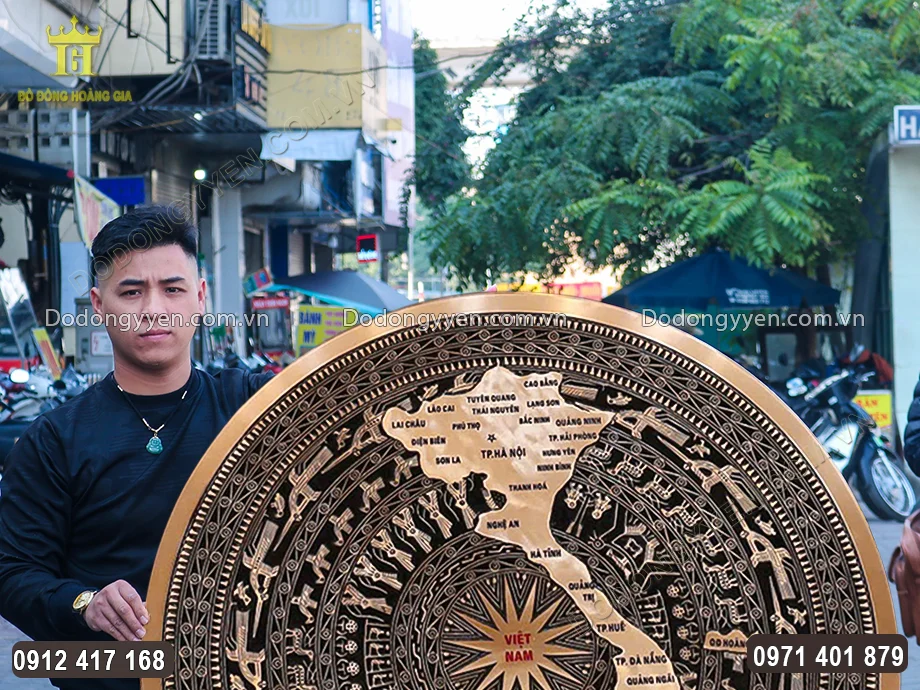 T&ecirc;n c&aacute;c tỉnh th&agrave;nh được chạm khắc sắc n&eacute;t